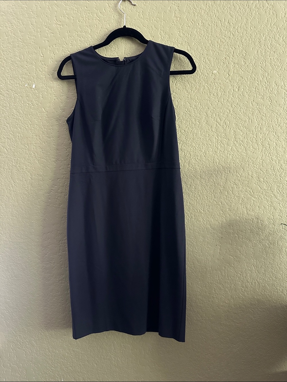 Ann Taylor Black Sleeveless Midi Sheath Dress